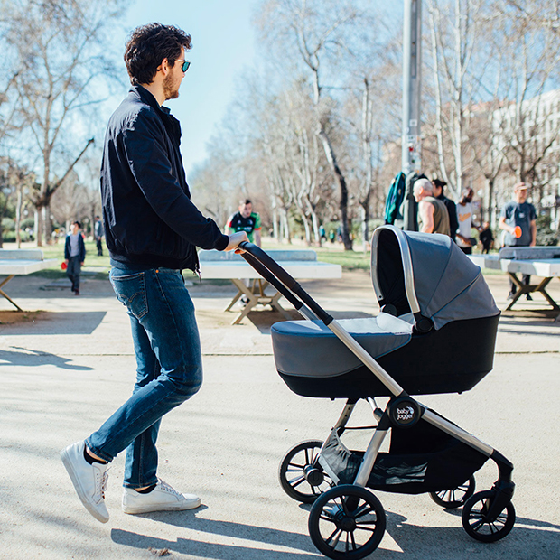 Baby Jogger Duo City Sights - Vista del passeggino con navicella installata