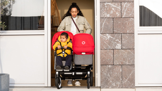 Bugaboo Donkey 3 passa senza problemi attraverso le porte standard