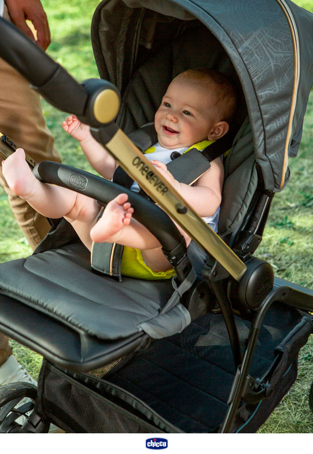 Il passeggino Chicco One4Ever con la seduta omologata dalla nascita