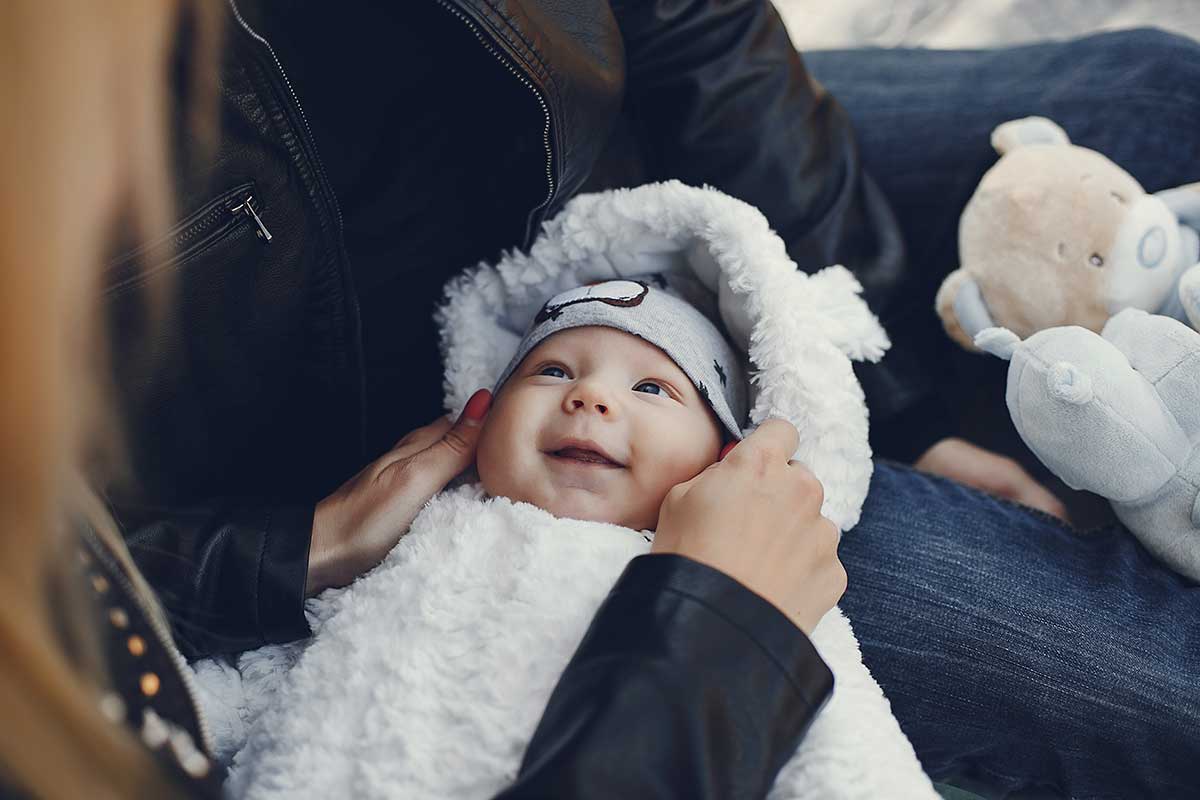 Consigli utili bambini e freddo: neonato in un sacco termico