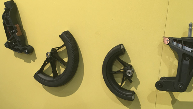 Inglesina Aptica XT: particolare delle ruote con pneumatici in gomma a doppio strato interno