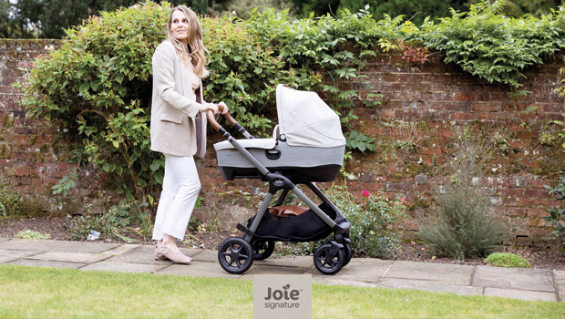 Joie Signature Trio Finiti Calmi R129 i-Level recline - Navicella Calmi R129 su telaio del passeggino Finiti