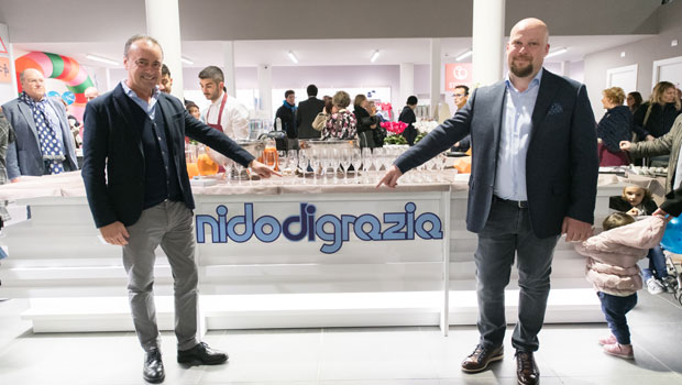 Inaugurazione nuovo Store Nidodigrazia a Busto Arsizio - il titolare Francesco Regalia con Raffaele Romanò - Cercapasseggini