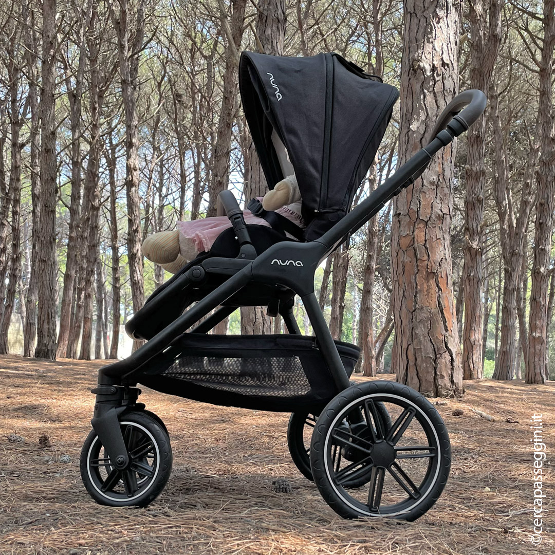 Nuna Triv lx - Vista laterale in pineta
