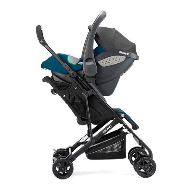 Recaro Easylife Elite 2 con l'ovetto montato sul telaio in versione Travel System