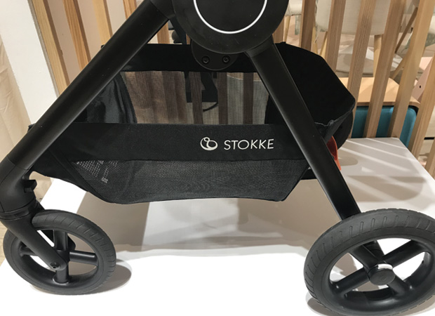 Particolare del cestino portaoggetti di Stokke Beat