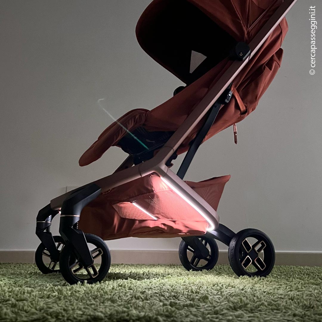 Maxi-Cosi Fame Cabin - Vista del Sistema Led LumiRide acceso