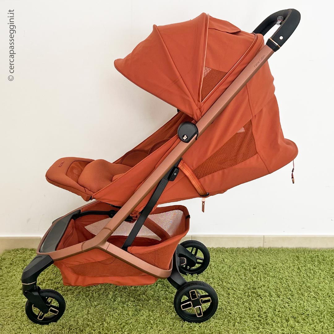 Maxi-Cosi Fame Cabin - Vista laterale con schienale reclinato