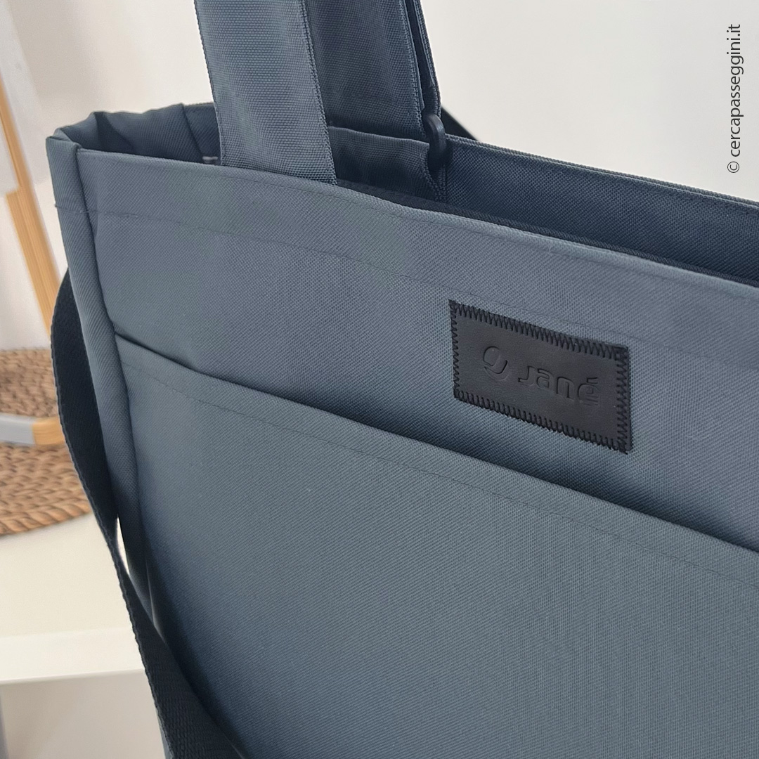 Jane Keep - Dettaglio della borsa cambio coordinata