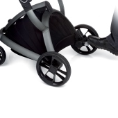 Dettaglio freno azionabile con piede - Passeggino Leggero Be Cool Pleat
