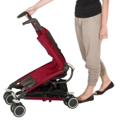 Particolare del sistema di chiusura - Colore: Robin Red - Passeggino Leggero Bebe Confort Noa