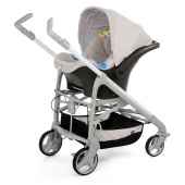 Vista della configurazione Travel System (telaio + seggiolino auto Oasys) - Passeggino Trio Chicco Trio LOVEmotion