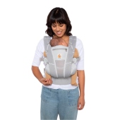 Posizione frontale con neonato fronte genitore - Marsupio Omni Breeze Ergobaby