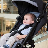 Foto ambiente con bambino - Passeggino Leggero Chicco Miinimo