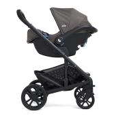 Vista del seggiolino auto iSnug su telaio - Passeggino Trio Joie Chrome Trio