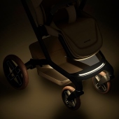 Sistema a luce LED integrato LumiRide - Passeggino Quattro Ruote Maxi-Cosi Fame passeggino