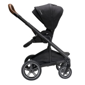 Vista laterale del passeggino con seduta fronte mamma - Passeggino Quattro Ruote Nuna Mixx Next