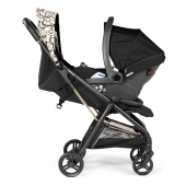 Vista con seggiolino auto agganciato sul telaio - Passeggino Leggero Peg Perego Selfie