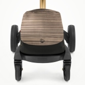 Dettaglio frontale ruote e borsa portaoggetti - Passeggino Quattro Ruote Stokke Xplory X Gold