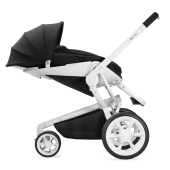 Vista fronte mamma con schienale reclinato - Colore Black Irony - Passeggino Tre Ruote Quinny Moodd
