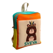 Vista diagonale arancione con nome - TICI Handmade Zainetto asilo Orso