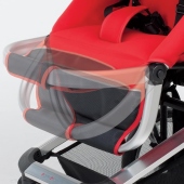 Dettaglio regolazione poggiagambe della seduta colore Red - Passeggino Quattro Ruote Foppapedretti CHIC passeggino