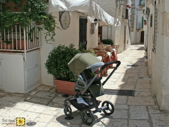 Inglesina QUAD trio - Cisternino - Borgo Antico - Pit Stop per la pausa pranzo, alla Locanda di Zia Rosa - Passeggino fronte mamma