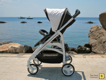 Inglesina Trilogy System - Prima di concludere la giornata, un'altra passeggiata sul lungo mare della citt - Gallipoli - Versione passeggino fronte strada