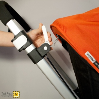 Bugaboo Cameleon 3 - Come azionare il freno - spingere in avanti la leva