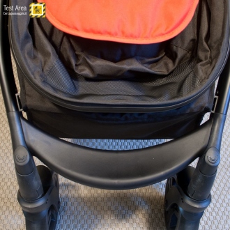 Chicco Urban Plus - Particolare del poggiapiedi