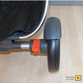 Stokke Crusi Duo - Particolare del pedale per azionare o sbloccare il freno