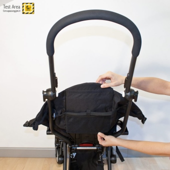 BABYZEN YOYO e Carrozzina - Come applicare la base del tessuto della seduta al telaio - mossa 2
