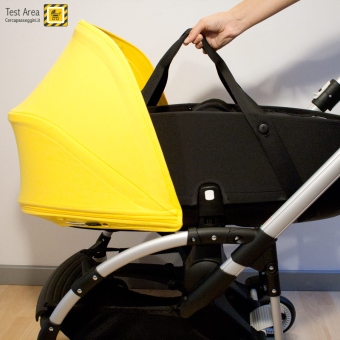 Bugaboo Bee 3 e Carrozzina - Aggancio della navicella al telaio