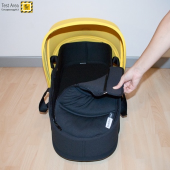 Bugaboo Bee 3 e Carrozzina - Vista della copertina aperta da ambo i lati