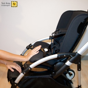 Bugaboo Bee 3 e Carrozzina - Come regolare l'estensione della seduta - spingere con decisione la seduta verso l'interno