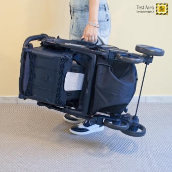 Cam Il Mondo Del Bambino Fluido Stella - Trasporto del passeggino da chiuso, tramite l'apposita maniglia
