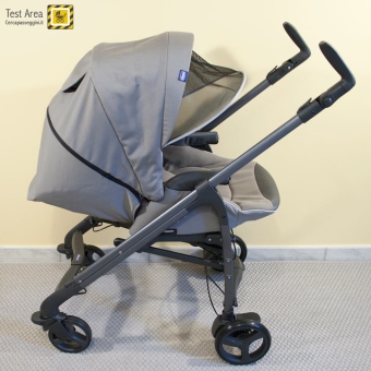 Chicco Trio Love - Seduta del passeggino - fronte mamma - capottina aperta e schienale in posizione nanna