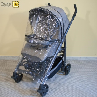 Chicco Trio Love - Vista del passeggino con il parapioggia applicato