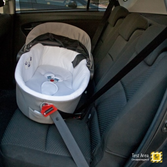 Chicco Trio LOVE - Navicella - Aggancio in auto tramite il kit auto incluso