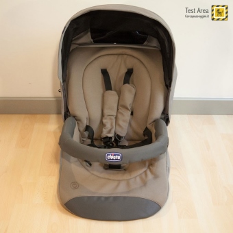 Chicco Trio LOVE - Seduta del passeggino - vista sganciata dal telaio, completa di capottina e barra di protezione
