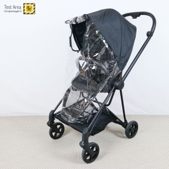 Cybex Mios Fashion Edition - Accessori inclusi - vista del parapioggia applicato al passeggino