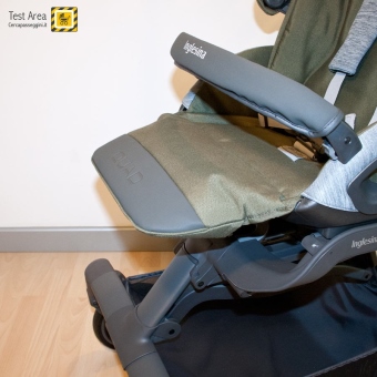 Inglesina QUAD trio - Particolare del poggiagambe - posizione alzato