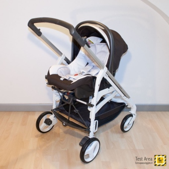 Inglesina Trilogy System - Vista della versione Travel System - telaio+seggiolino auto