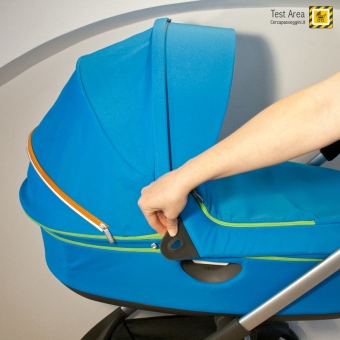 Stokke Crusi Duo - Particolare dell'aggancio della copertina