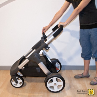 Stokke Crusi Duo - Fase di chiusura - mossa 1b - Chiusura maniglione 