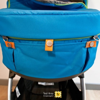 Stokke Crusi Duo - Particolare delle taschine e dei ganci per appendere la borsa cambio