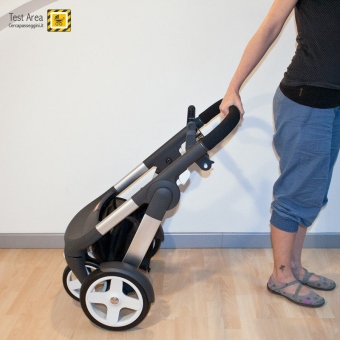 Stokke Crusi Duo - Come trasportare trascinando su due ruote il telaio chiuso