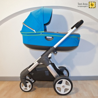 Stokke Crusi Duo - Vista della navicella agganciata al telaio - configurazione carrozzina