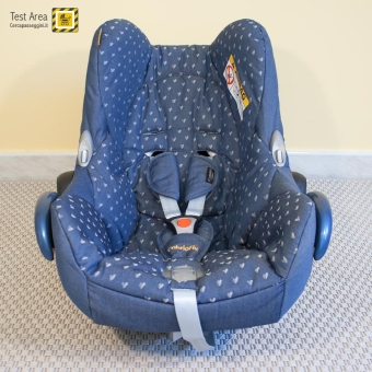 Bebe Confort Trio Loola 3 - Vista frontale del seggiolino auto senza il materassino riduttore per neonati