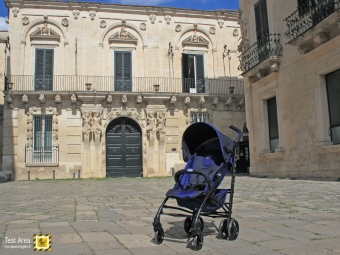 Chicco Liteway - Vista diagonale passeggino - Ammirando i palazzi del bel Barocco Leccese - Centro Storico - Lecce